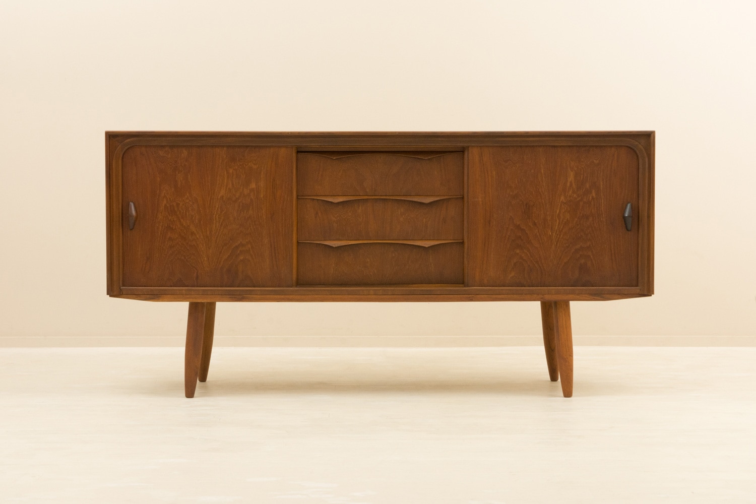 ̲ơȶ Teak Sideboard