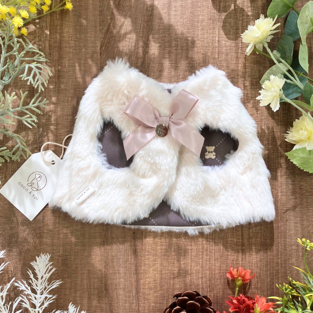 バレンタイン ドッグウェア｜フェイクファーベストのふわふわ素材感