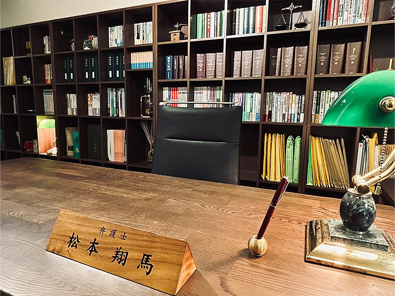 弁護士 卓上プレート(表) お客様からの画像 実際のイメージ 肩書+フルネーム