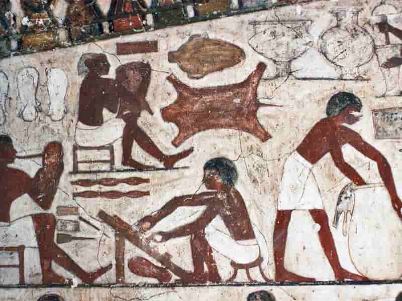 エジプトの革鞣し作業の壁画