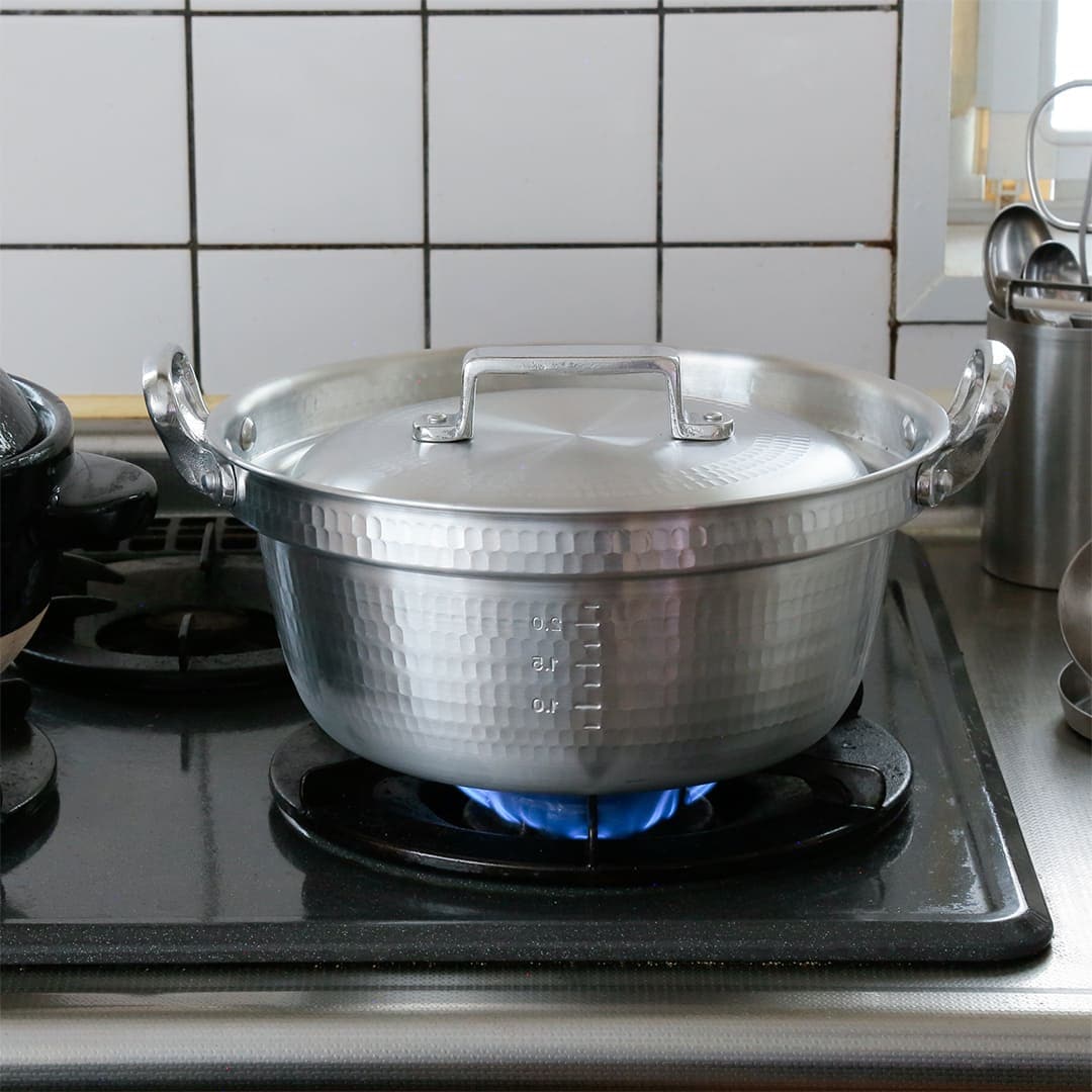 ruru☆mama＊引越し中断捨離＊です アルミ打ち出し鍋3個 ruru☆mama＊引越し中断捨離＊様専用です アルミ打ち出し鍋3