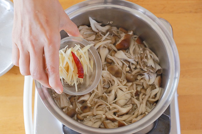 調味液を加える