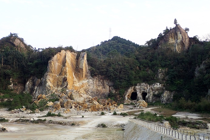 泉山磁石場