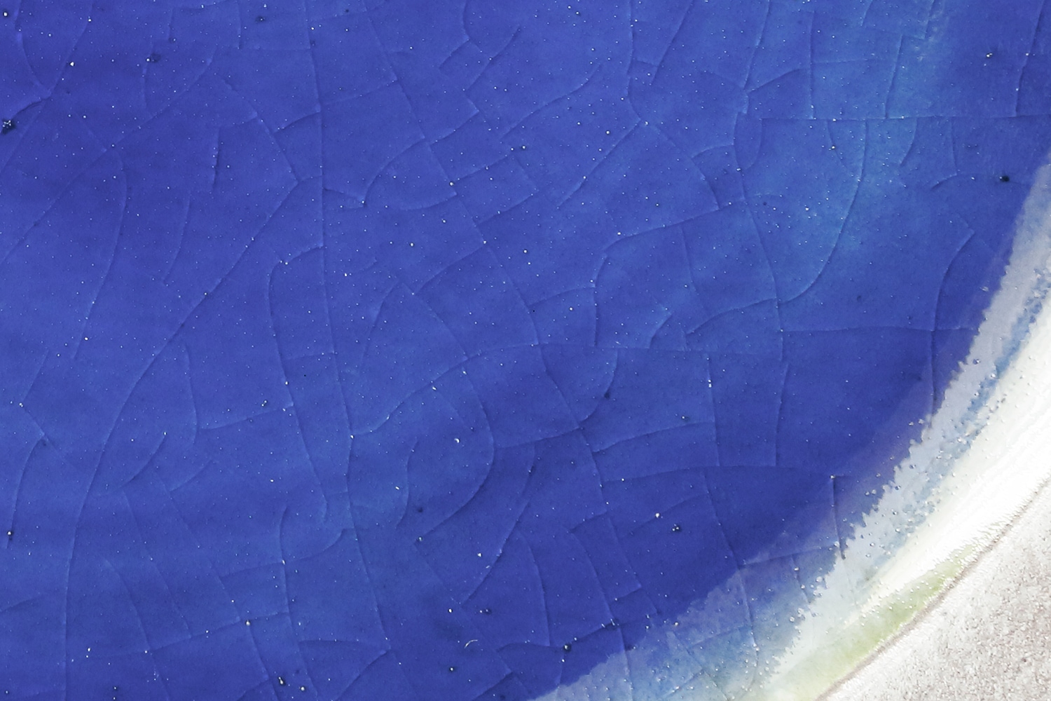 縁鉄砂呉須釉皿 （出西窯）