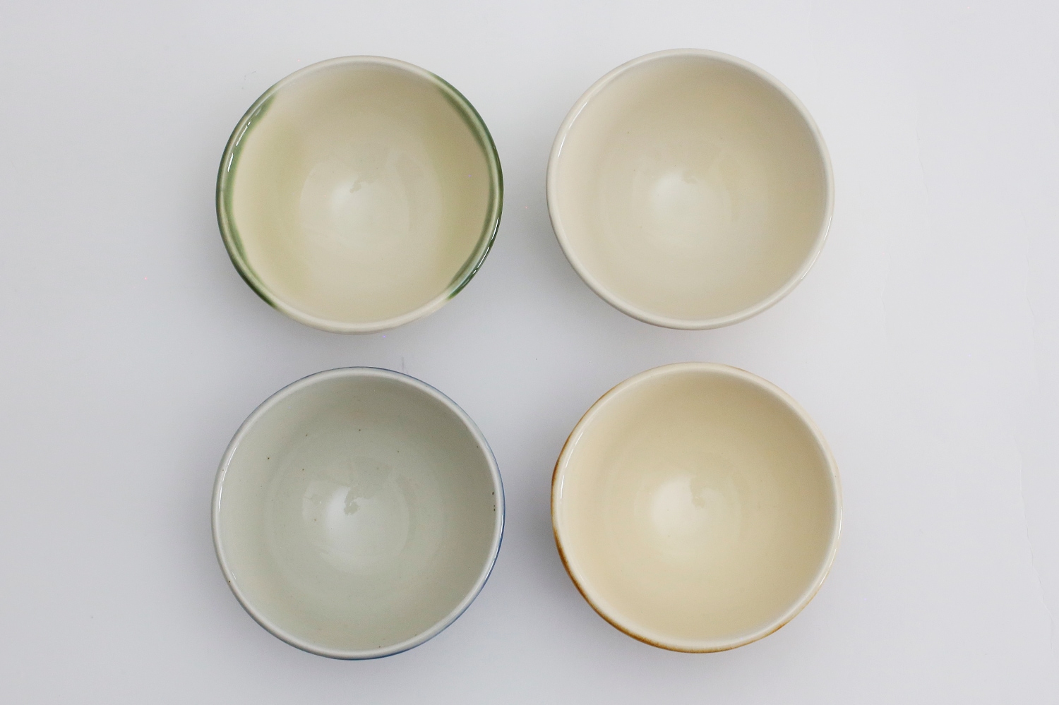 ご飯茶碗　小　牡丹刷毛（出西窯）