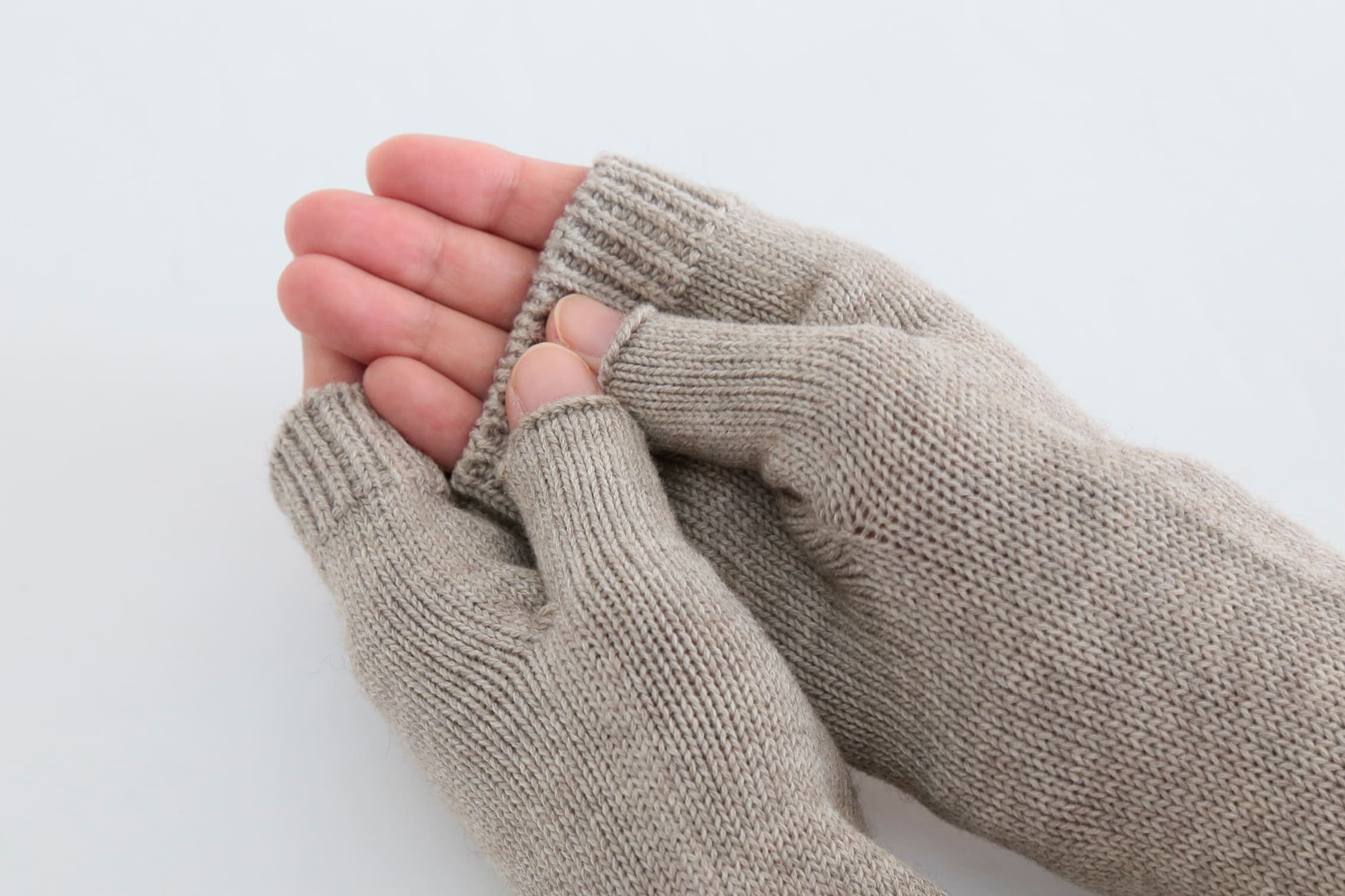 ヤクとオーガニックコットン 縫い目のないハンドウォーマー （天衣無縫