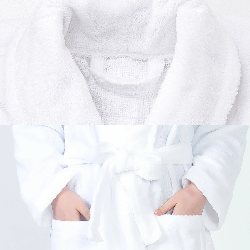 便利なループとポケット付き