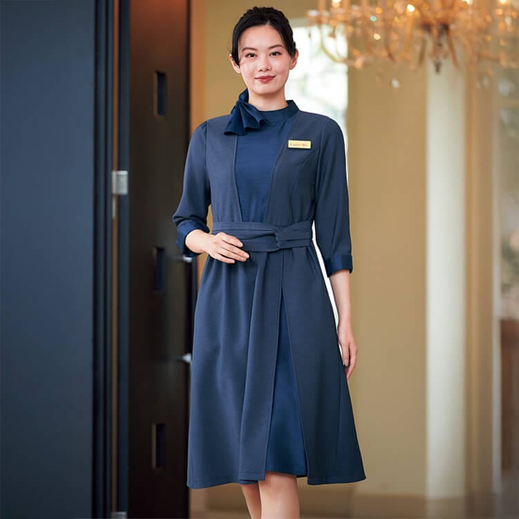 動きやすく華やかな受付用ワンピース｜上品デザインのフロントスタッフ制服レディース用