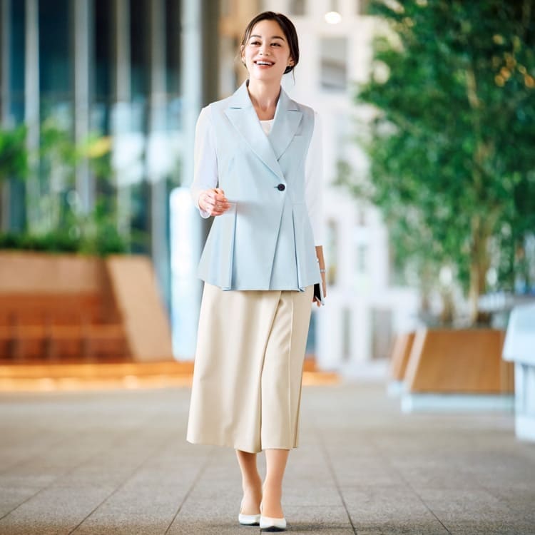 AUP6302 アナウンサー 事務服 ワイドパンツ スカート見えする 上品なワイドシルエットと、動きやすいストレッチ性を両立したAudireのクロップドパンツ