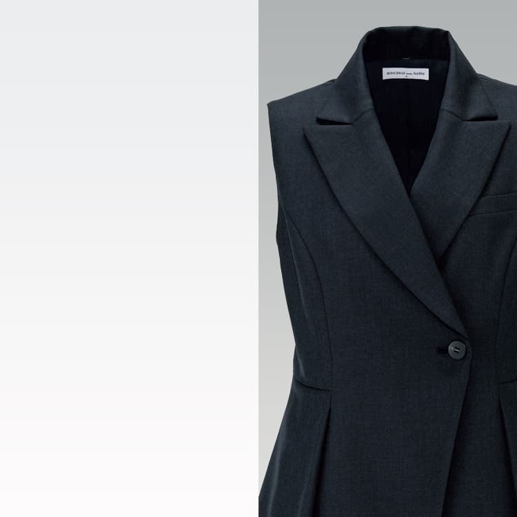 リネンライクなメランジ調素材が軽やかに揺れるオフィス制服ベスト。ハイウエストから広がるペプラムがスタイルを美しく整えます。