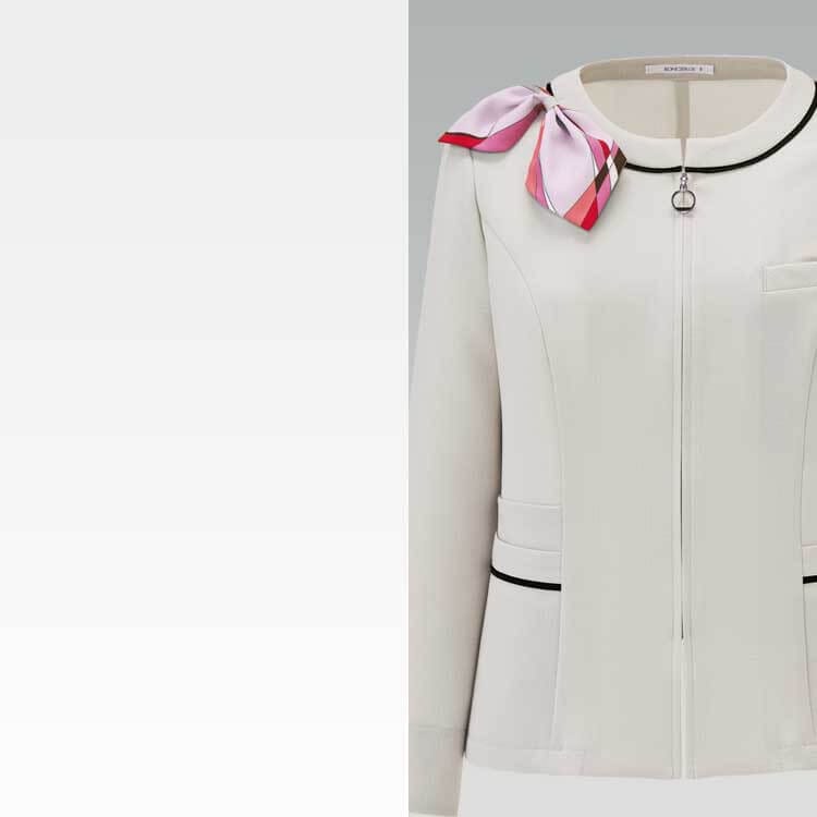 涼しい事務服ジャケット｜通気度88.2%の超軽量素材を採用。夏のショップ店員や受付業務のムレを解消し、一日中さらりと快適