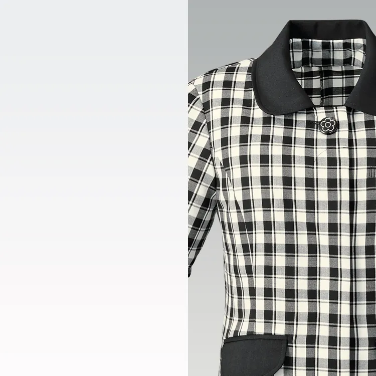 チクマ マリークワント 事務服 夏服 M43381 半袖ジャケット。花モチーフのディテールがアクセント。