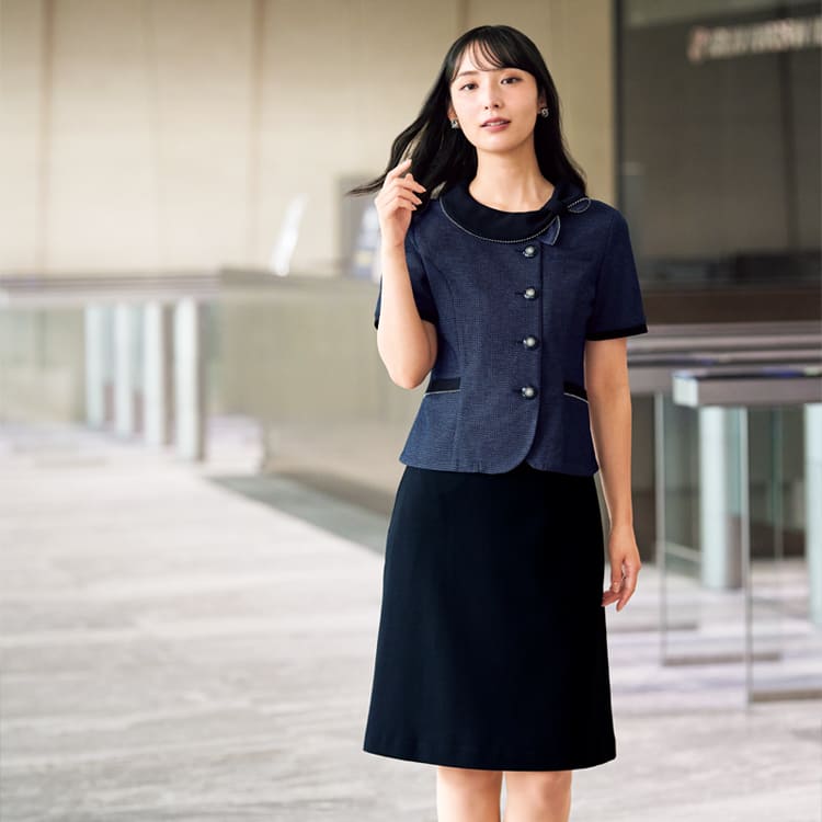オフィス制服 半袖オーバーブラウス 清涼素材のリバーシブルリボン付き 上品で可愛い人気の夏用事務服