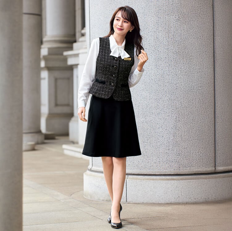 フレアースカート事務服｜きれい見え・動きやすいストレッチ素材の