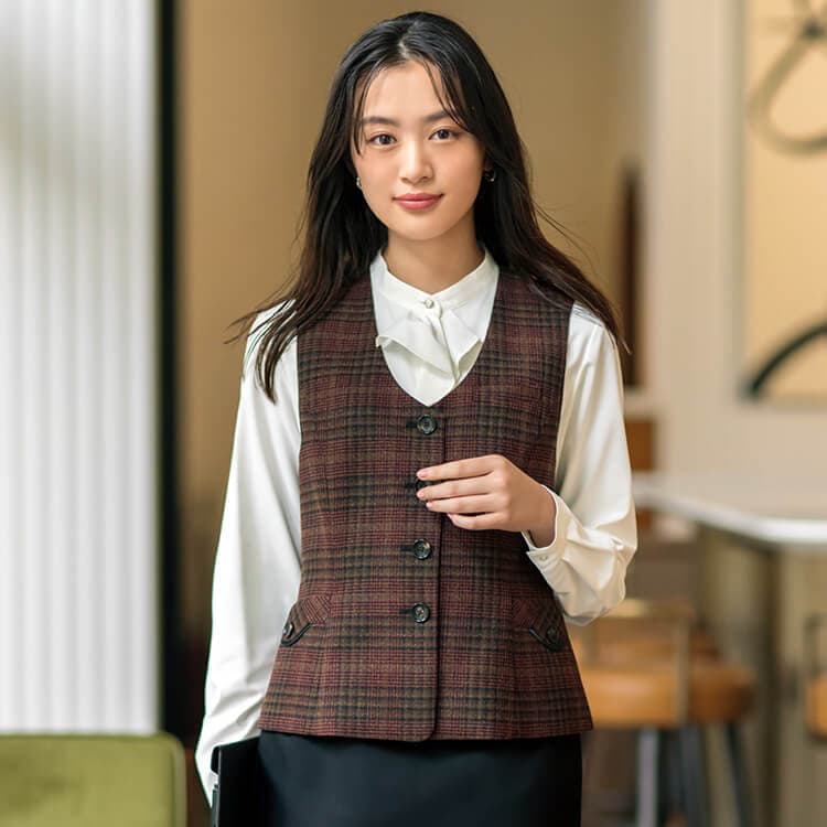 受付・事務スタッフ向け制服ベスト｜動きやすく快適な接客ユニフォーム