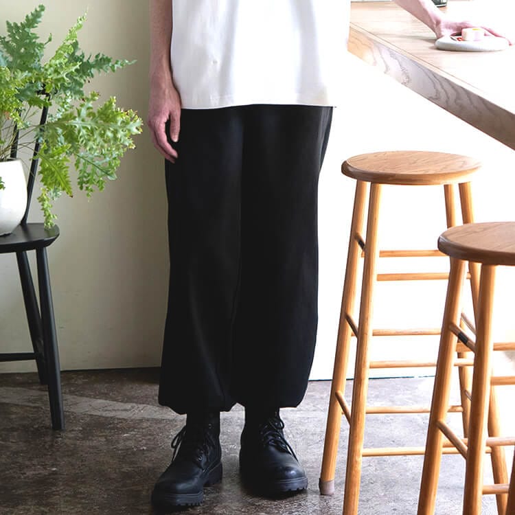 厨房パンツ・コックパンツ・飲食店ユニフォーム・ワイドシルエット・動きやすい制服
