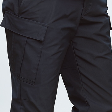 ビルメン作業着　ストレッチカーゴパンツ（w-kah-cak162）は、両腿に付けたカーゴポケットは、内側が二重になった機能的な設計です。