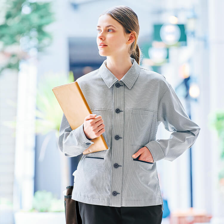 ビルメンテナンス・クリーンスタッフ制服｜多様な収納ポケット付ベスト