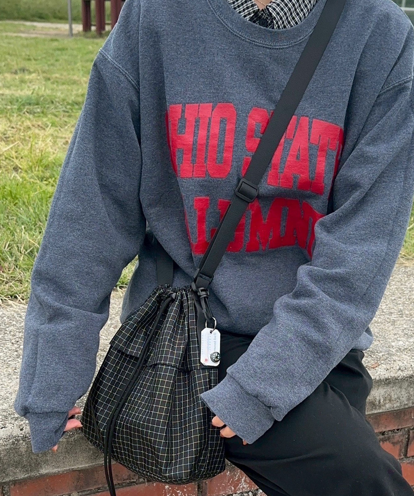 ブラックチェックショルダーバッグ画像