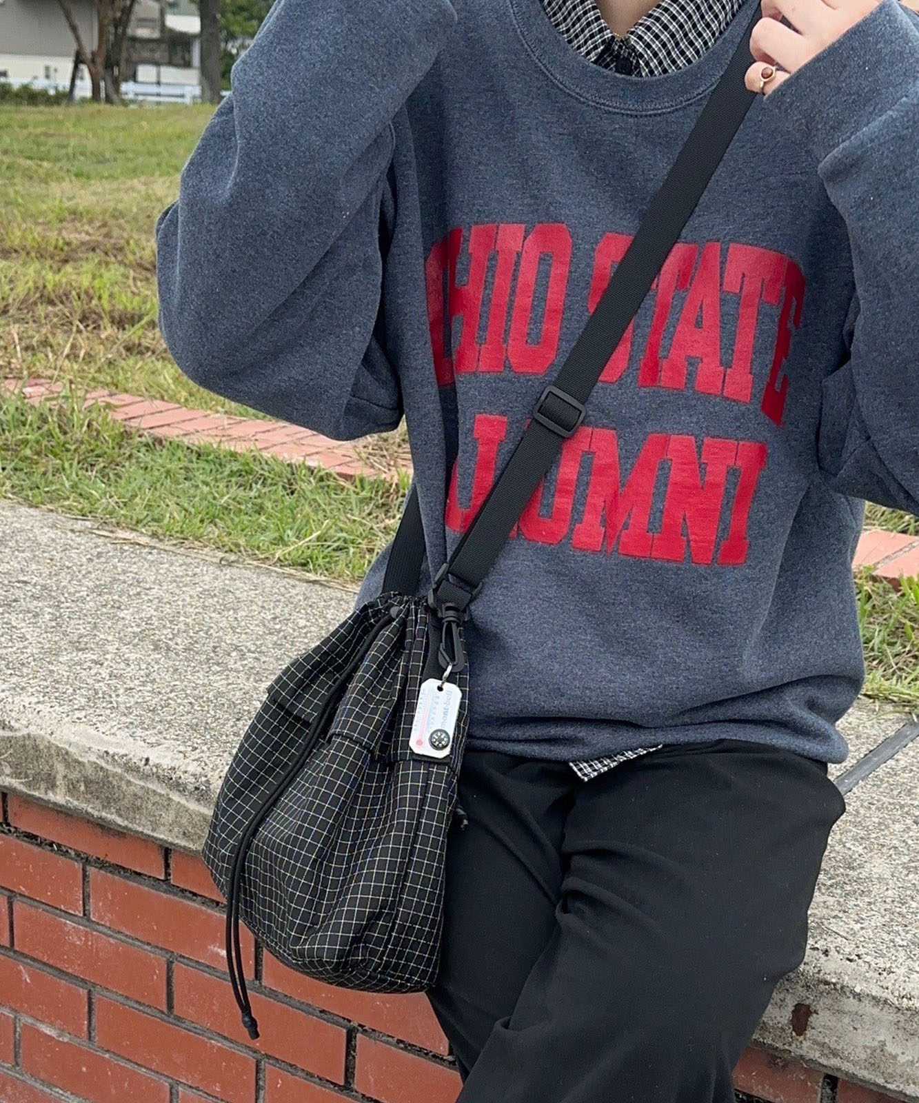 ブラックチェックショルダーバッグ画像