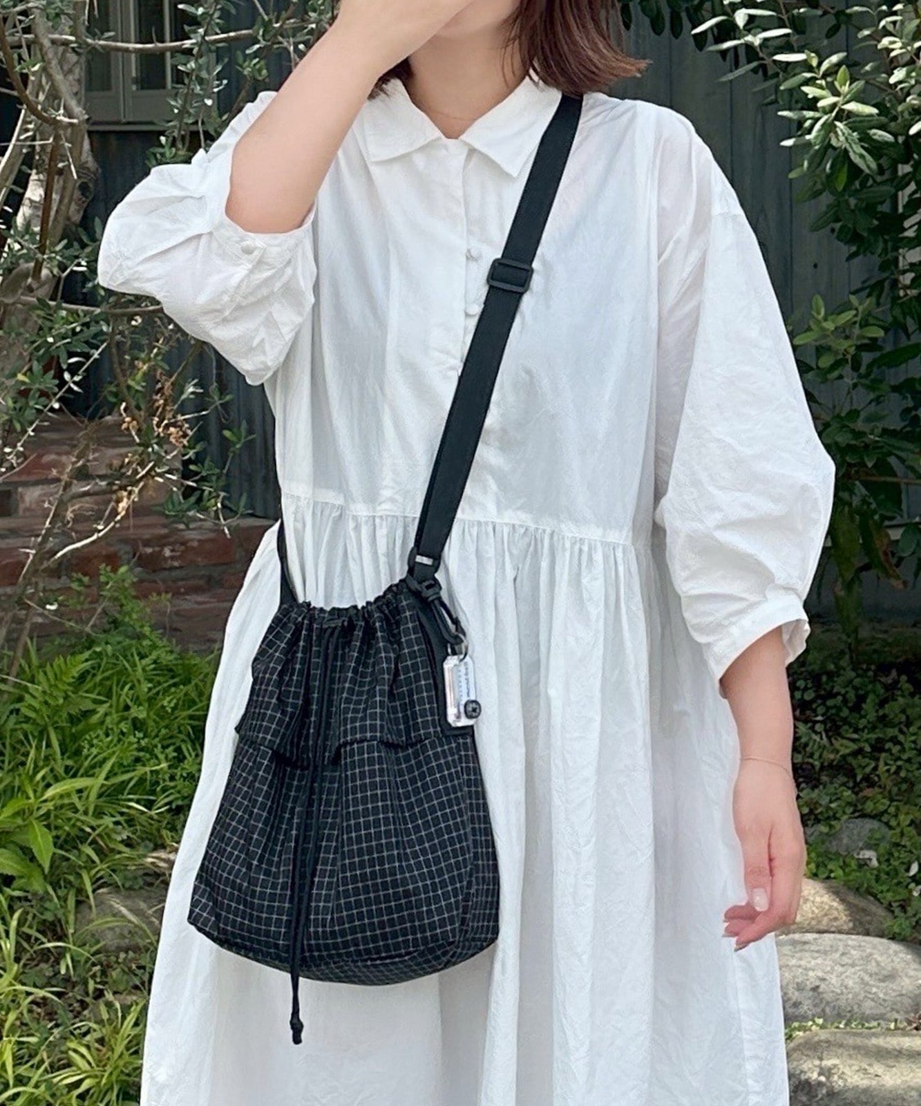 ブラックチェックショルダーバッグ画像