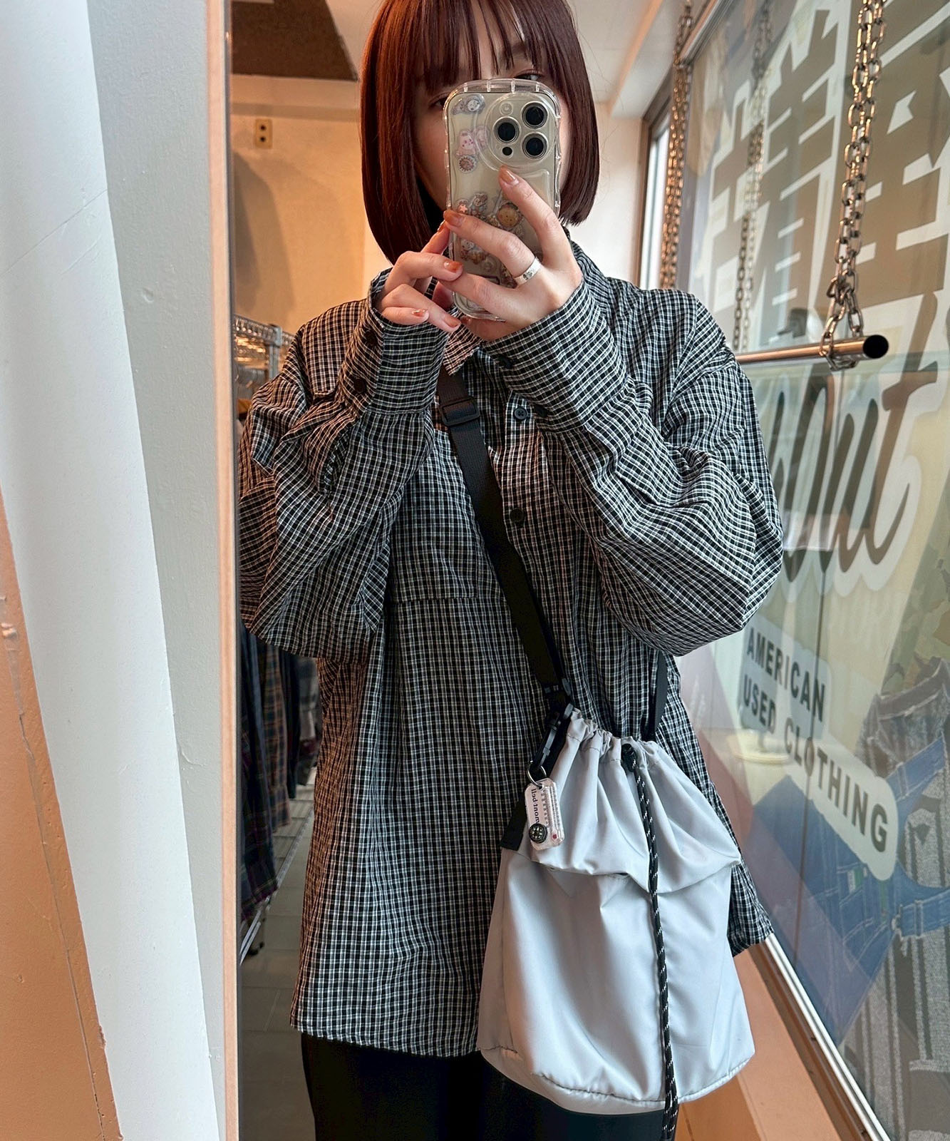 ブラックチェックショルダーバッグ画像