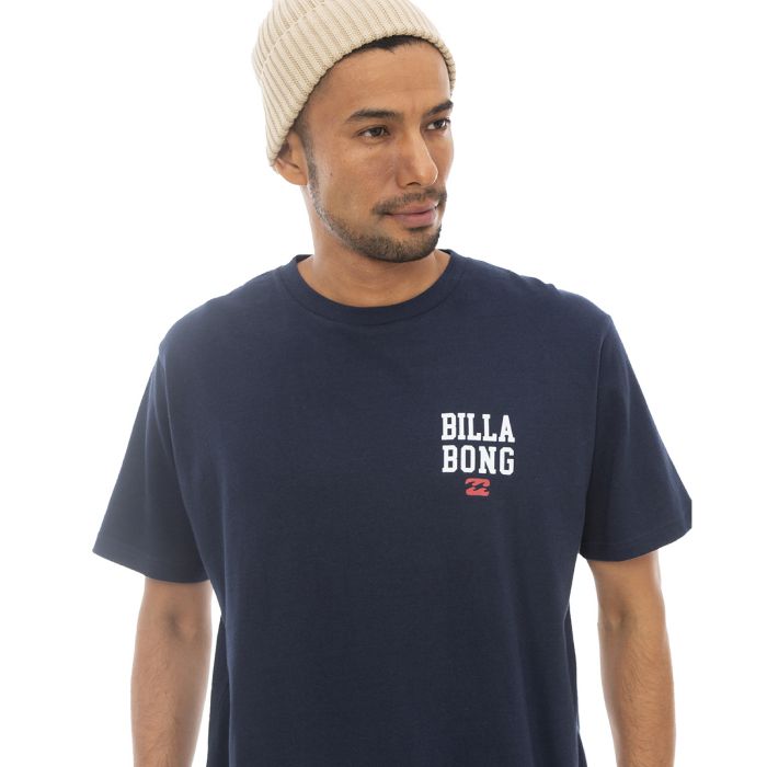 BILLABONG ビラボン CALI BEAR BD011223 Tシャツ 半袖 レギュラーフィット 18/1 リサイクル天竺 バックプリント  カリフォルニアベア 2023 ロゴ 正規品-スノーボード（キッズ）・サーフィンの専門店｜DREAMY