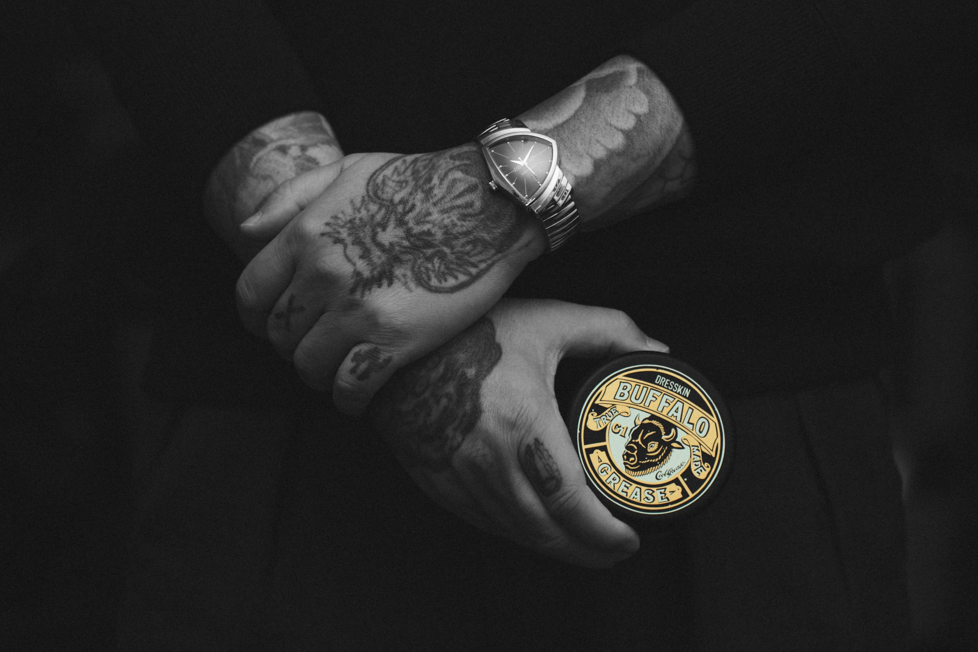 DRESSKINとCOOL GREASEのコラボ商品のデザインを手掛けたGLAD HANDのデザイナーL氏の画像