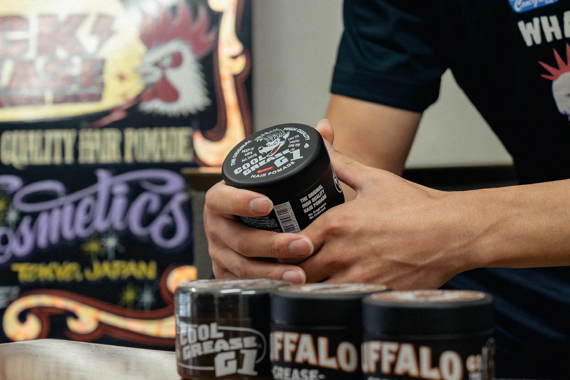 メンズコスメセレクトショップDRESSKINとCOOL GREASEを手掛ける阪本高生堂によるヘアグリースコラボ企画のスライド画像