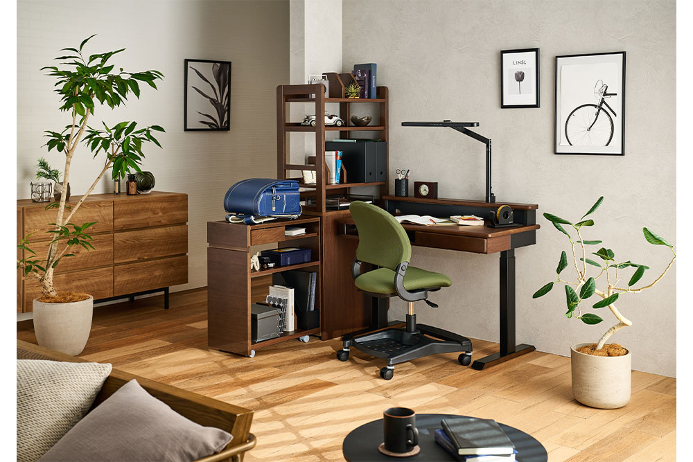 HyBridChair ハイブリッドチェア | 木製と回転を融合した学習チェア