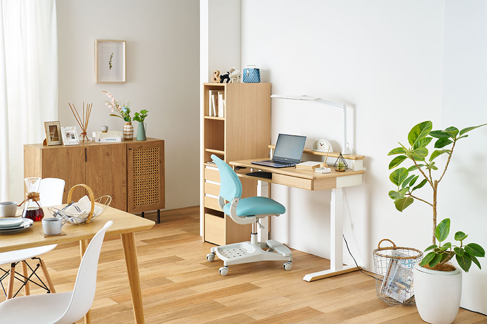 HyBridChair ハイブリッドチェア | 木製と回転を融合した学習チェア
