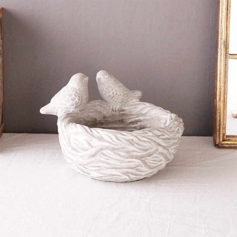 プランター 鳥の巣