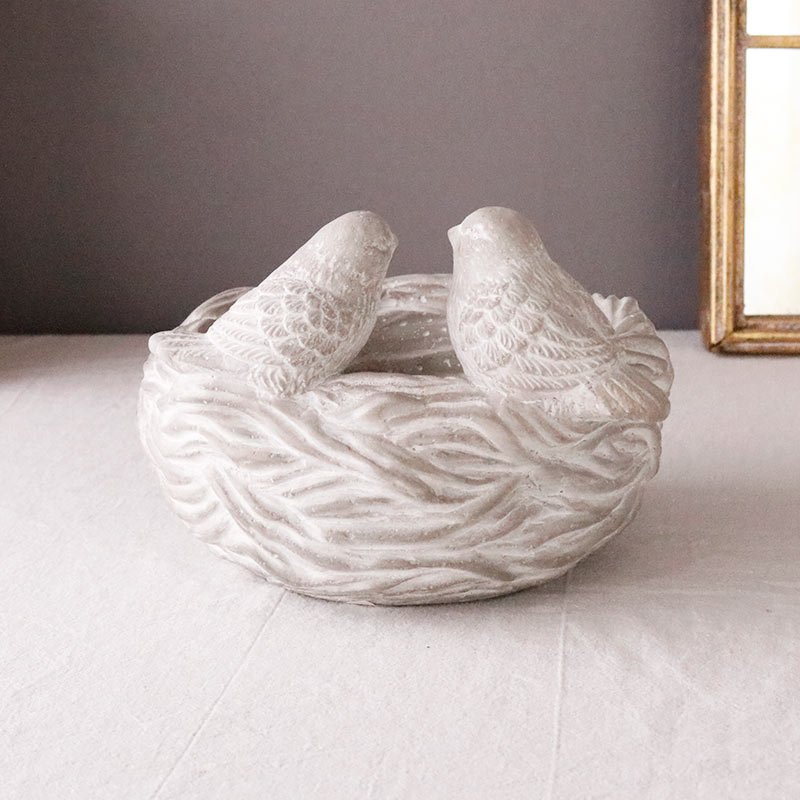 プランター 鳥の巣