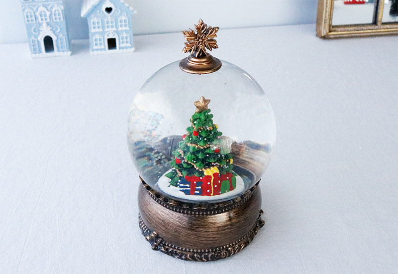 クリスマス リキッドグローブクリスマスツリー スノードーム LED