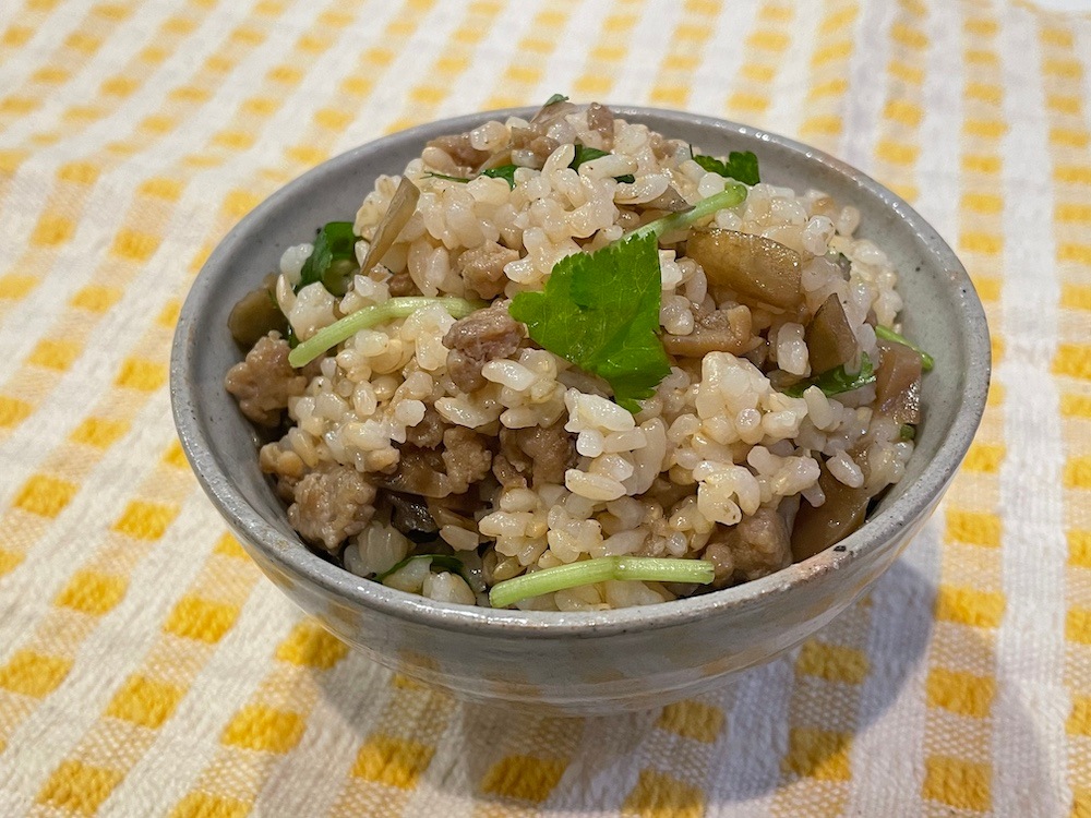 【レシピ紹介】簡単！玄米混ぜご飯 『鶏ひき肉とごぼうの玄米混ぜご飯』
