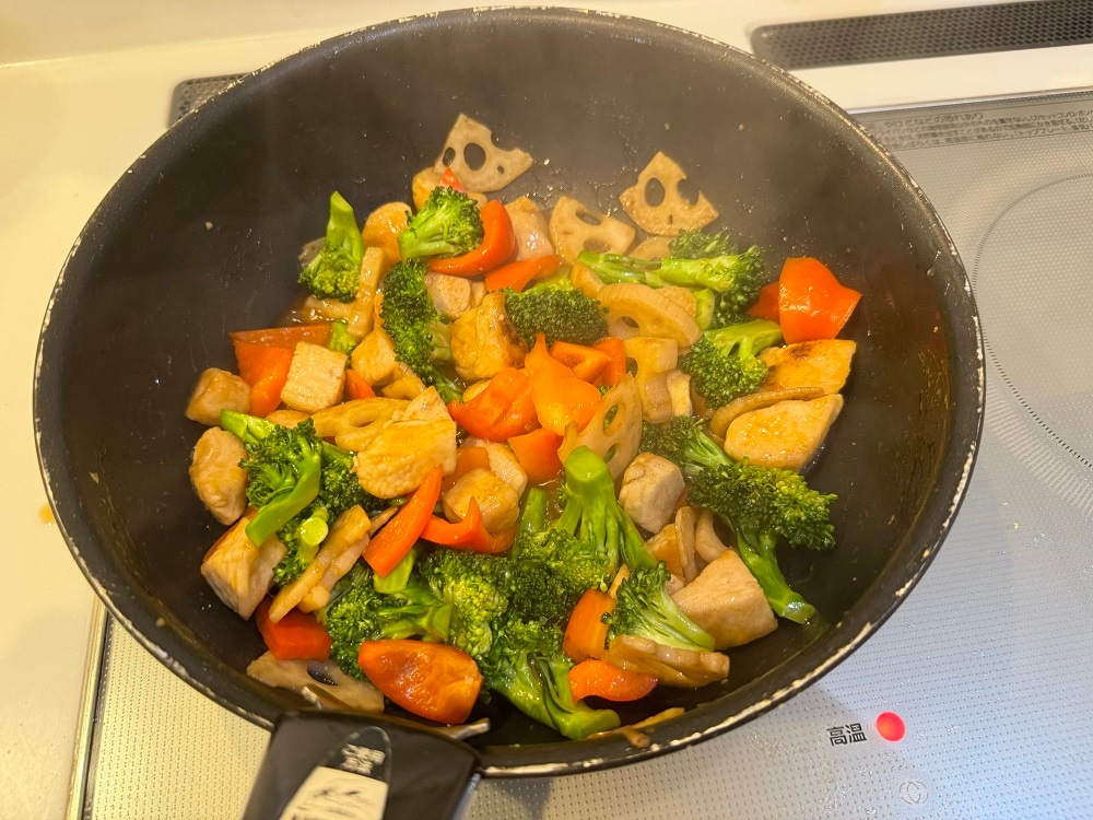 玄米をもっと美味しく食べられるおかずレシピ！『鶏肉と卵とブロッコリーのオイスターソース炒め』