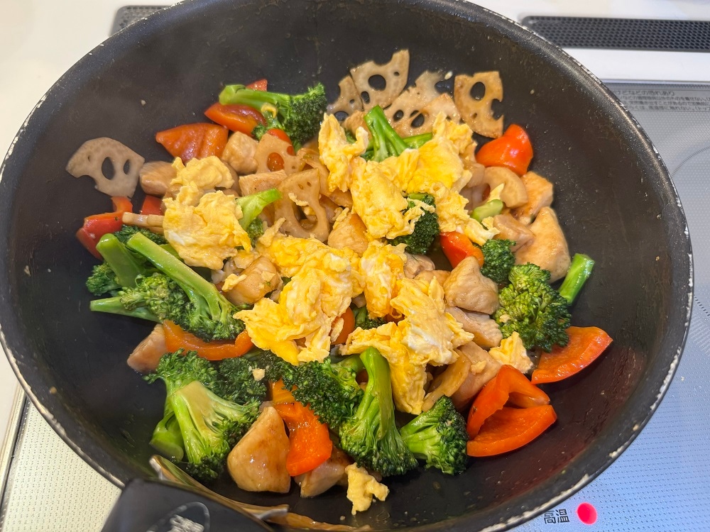 玄米をもっと美味しく食べられるおかずレシピ！『鶏肉と卵とブロッコリーのオイスターソース炒め』