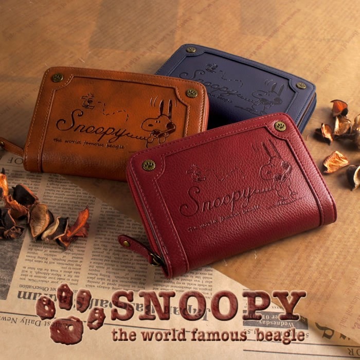 かわいいスヌーピーのイラストが刻印されたおしゃれな二つ折り財布 Snoopy E Mono イーモノ