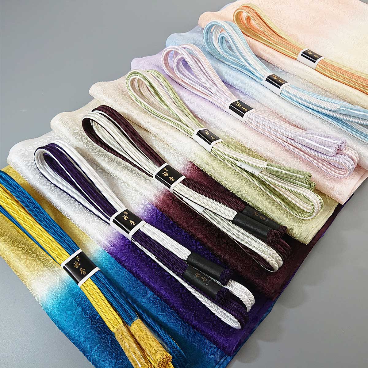 ☆質:39トップ 着物館 和装小物 125 帯揚げ・帯締めセット 中古 送料無料 帯揚げ 帯締め セット 夏用 カジュアル向き 平組 ピンク色地 流水 百合