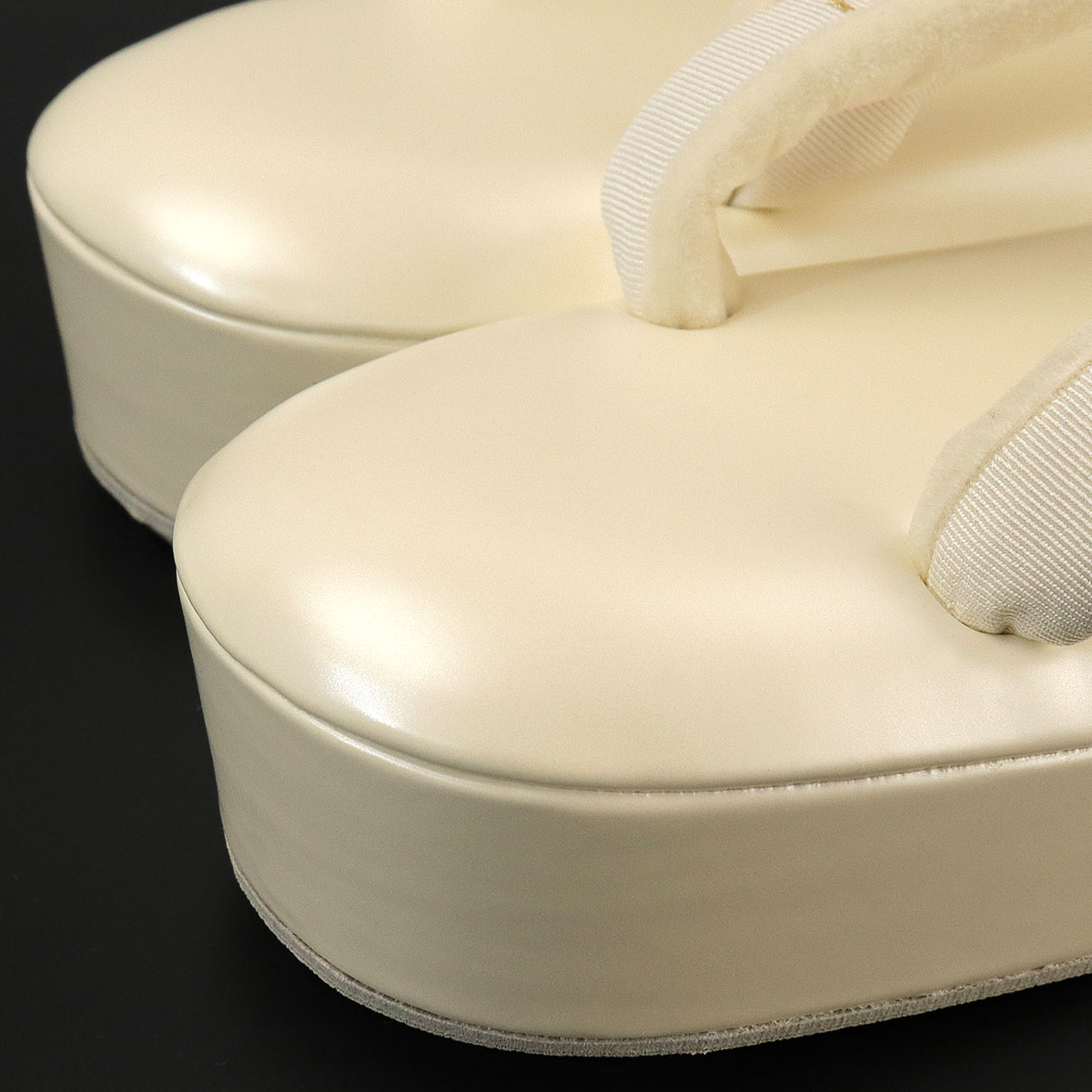 衿秀 公式 草履 ぞうり 刺繍 晴雨 晴雨兼用 老松 吉祥紋様 パール