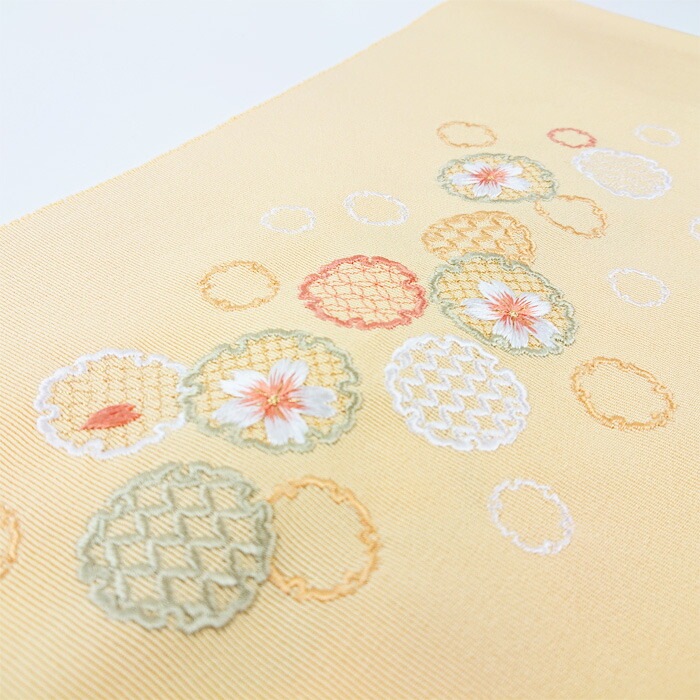 衿秀 公式 半衿 はんえり 刺繍 雪輪に桜 正絹 塩瀬 日本製 和装小物 和