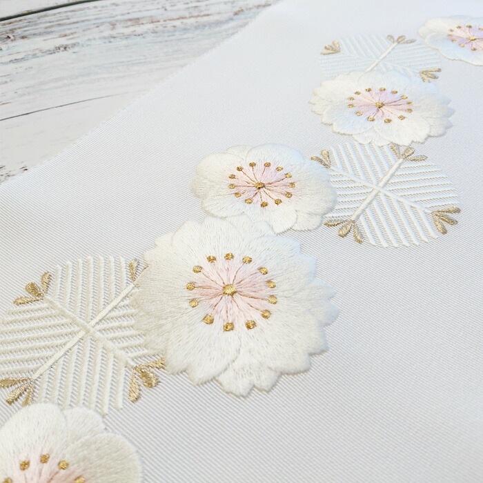 衿秀 公式 半衿 はんえり 刺繍 桜 高級 正絹 塩瀬 日本製 和装小物 和