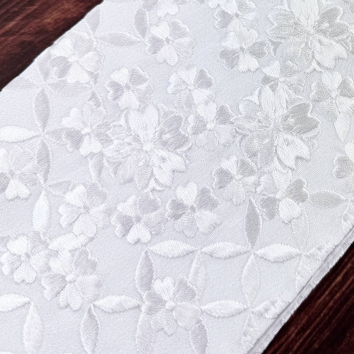 衿秀 公式 き楽っく 替え衿 日本製 七宝 桜尽くし 刺繍 白地