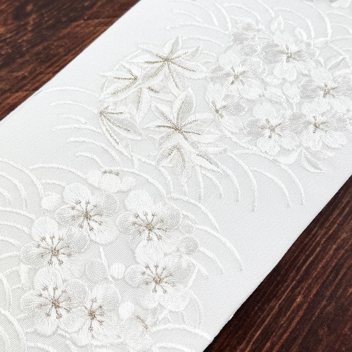 衿秀 公式 き楽っく 替え衿 替衿 かええり 刺繍 青海波 花輪 白銀