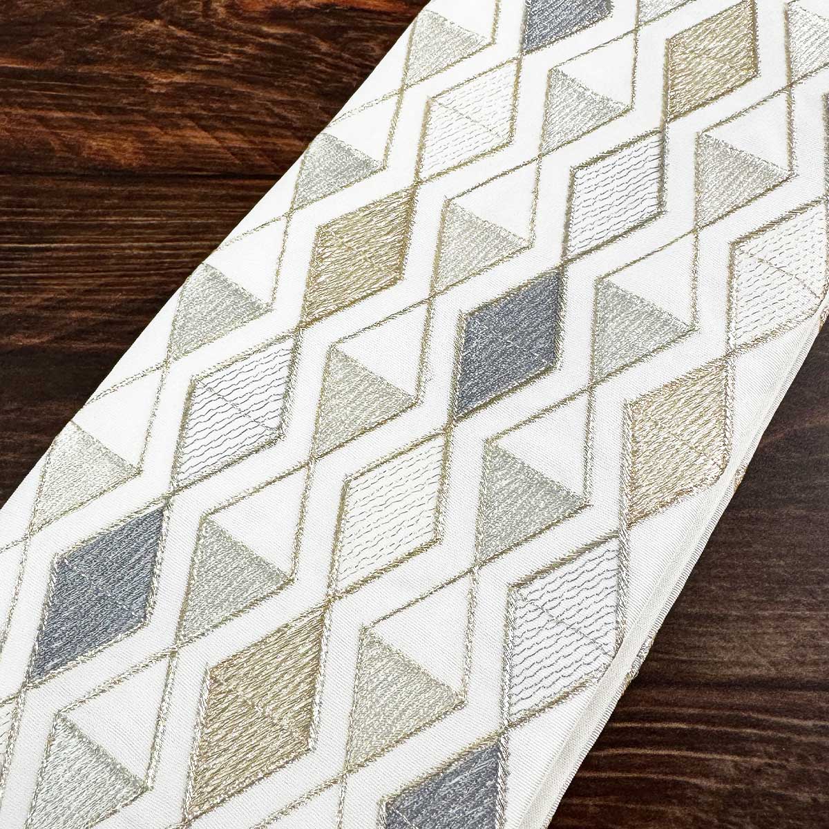 衿秀 公式 き楽っく 替え衿 刺繍 日本製 菱繋ぎ モダン 白地
