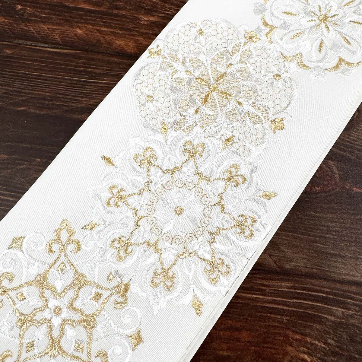 衿秀 公式 き楽っく 替え衿 刺繍 日本製 華紋 白 金 フォーマル 留め袖