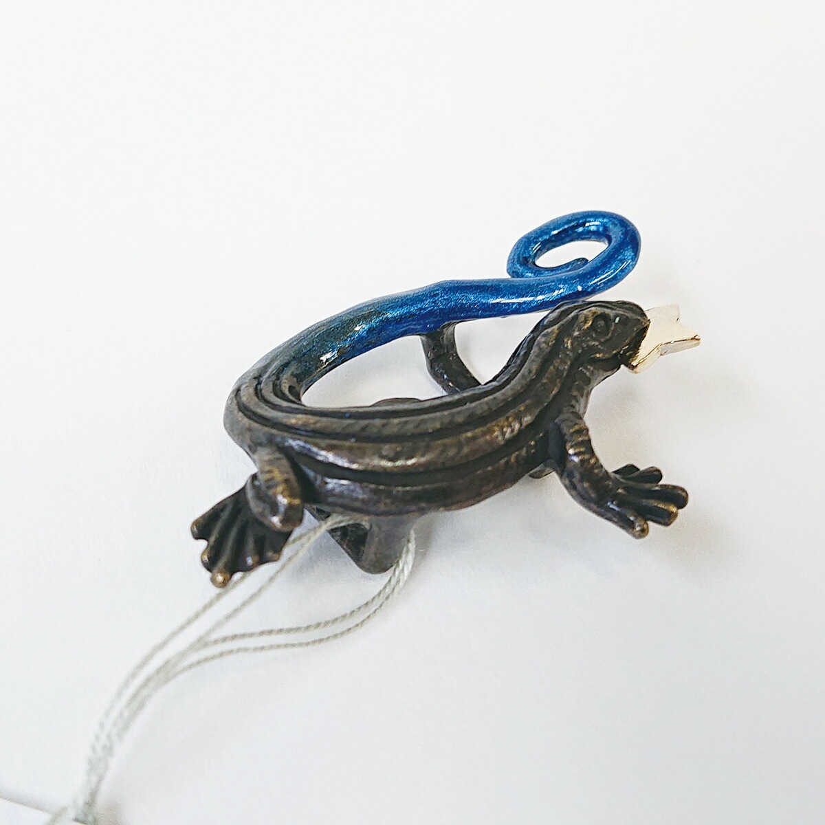衿秀 公式 帯留め 帯留 おびどめ ニホントカゲ exotic animal suu
