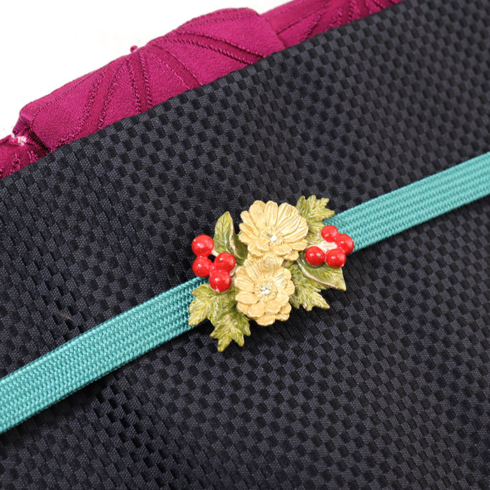 木彫　小面　烏天狗　　根付・ループタイ・帯留め 木彫 小面 烏天狗 根付・ループタイ・帯留め