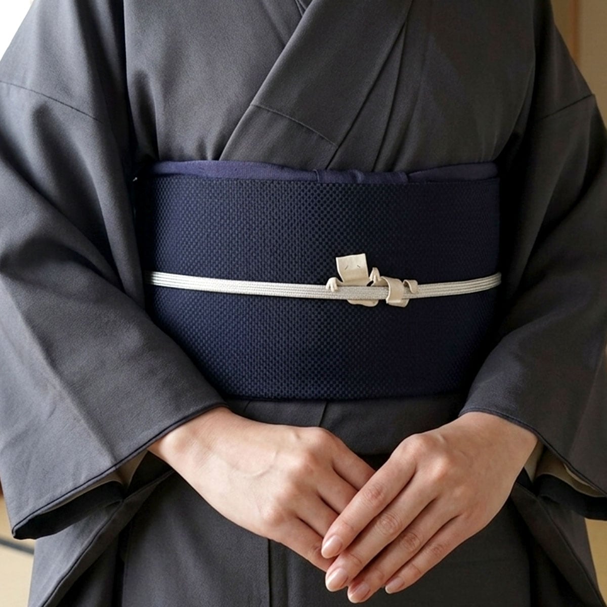 衿秀 公式 帯留め 帯留 おびどめ 一反木綿 suu ブラフシューペリア