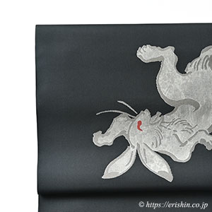 Instagram「誉田屋源兵衛　九寸織名古屋帯（鳥獣戯画/兎の巻・黒緑色/誉座織）」